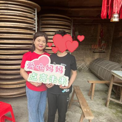 爱心妈妈黄秀燕：用爱点亮留守儿童的希望之光  第2张