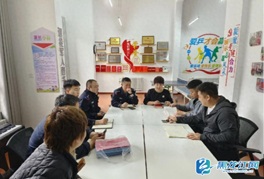 哈尔滨公安深入社区，全面开展打击整治网络谣言系列宣传活动  第1张