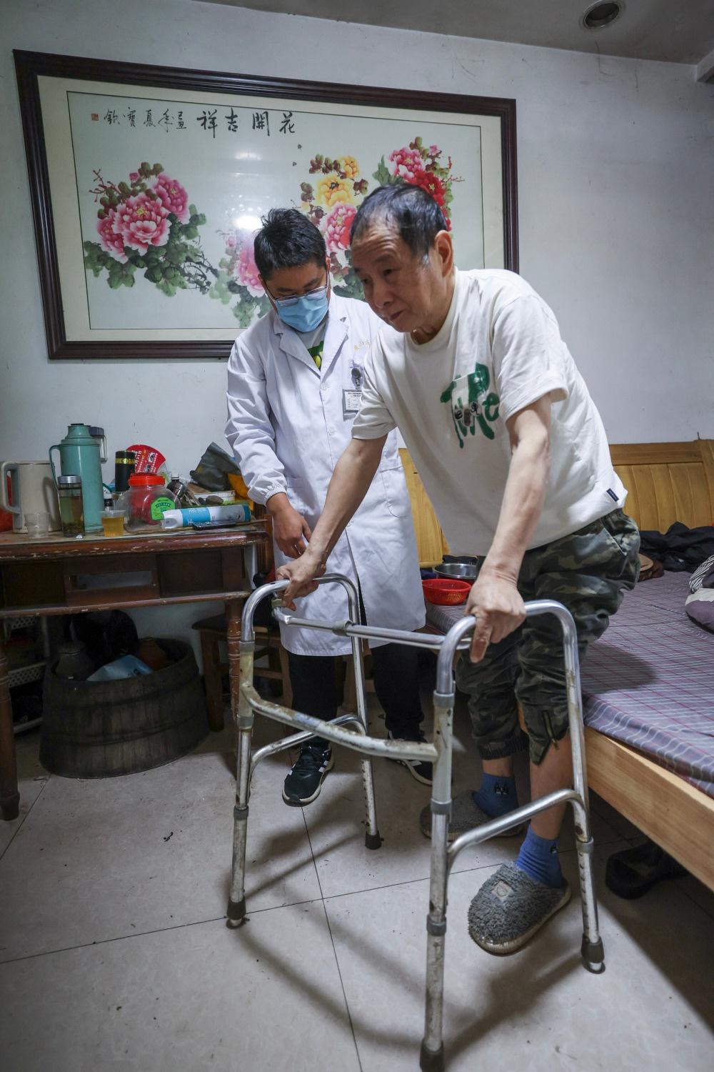 重阳节，璜山镇的惠民医疗实事工程让老人暖心又安心  第1张