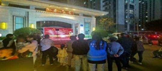 国庆佳节，山东一社区竟举办如此别开生面的演出  第1张