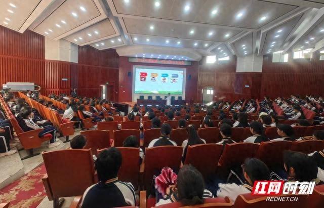 性教育进校园，张家界市武陵源区开启青春护航行动  第1张