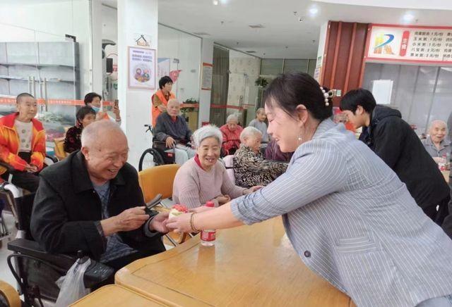 重阳节公益活动：情满夕阳，爱满重阳，让老人幸福满满  第3张