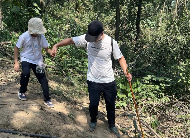 50 余人齐聚岳麓山，这场公益爱心徒步活动，你参加了吗？  第2张