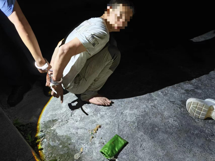 全家避暑 1 个月，24 瓶茅台和黄金首饰不翼而飞  第2张