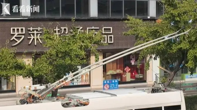 14 路无轨电车小辫子回归！勾起儿时记忆，它竟然这么有故事  第3张