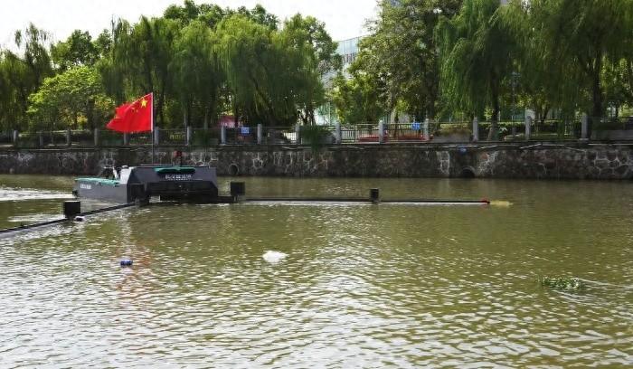 无人清洁船惊艳亮相！1 艘船 8 小时作业量抵 3 6 人次，你见过吗？  第1张