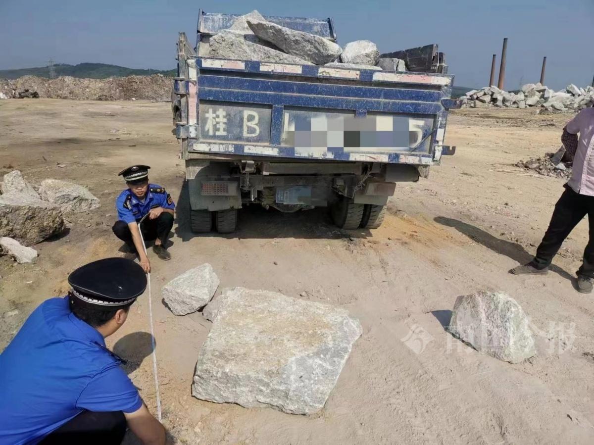 野马车倾倒建筑垃圾，朋友保证不会被查，结果如何？  第3张