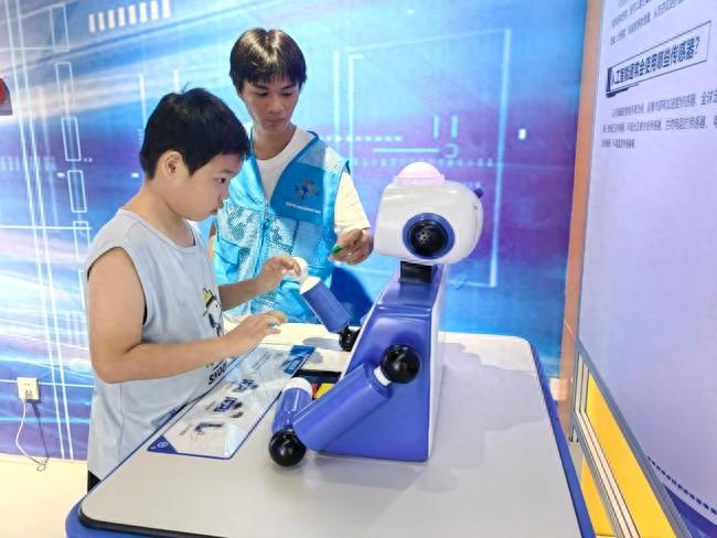 国庆期间，5000 多人涌入市科技馆，原因竟然是