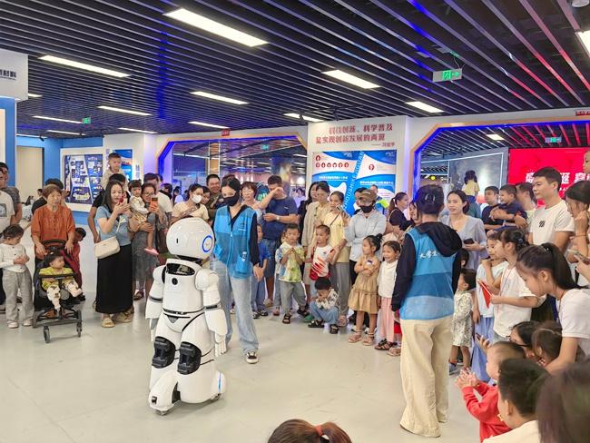国庆期间，5000 多人涌入市科技馆，原因竟然是  第2张