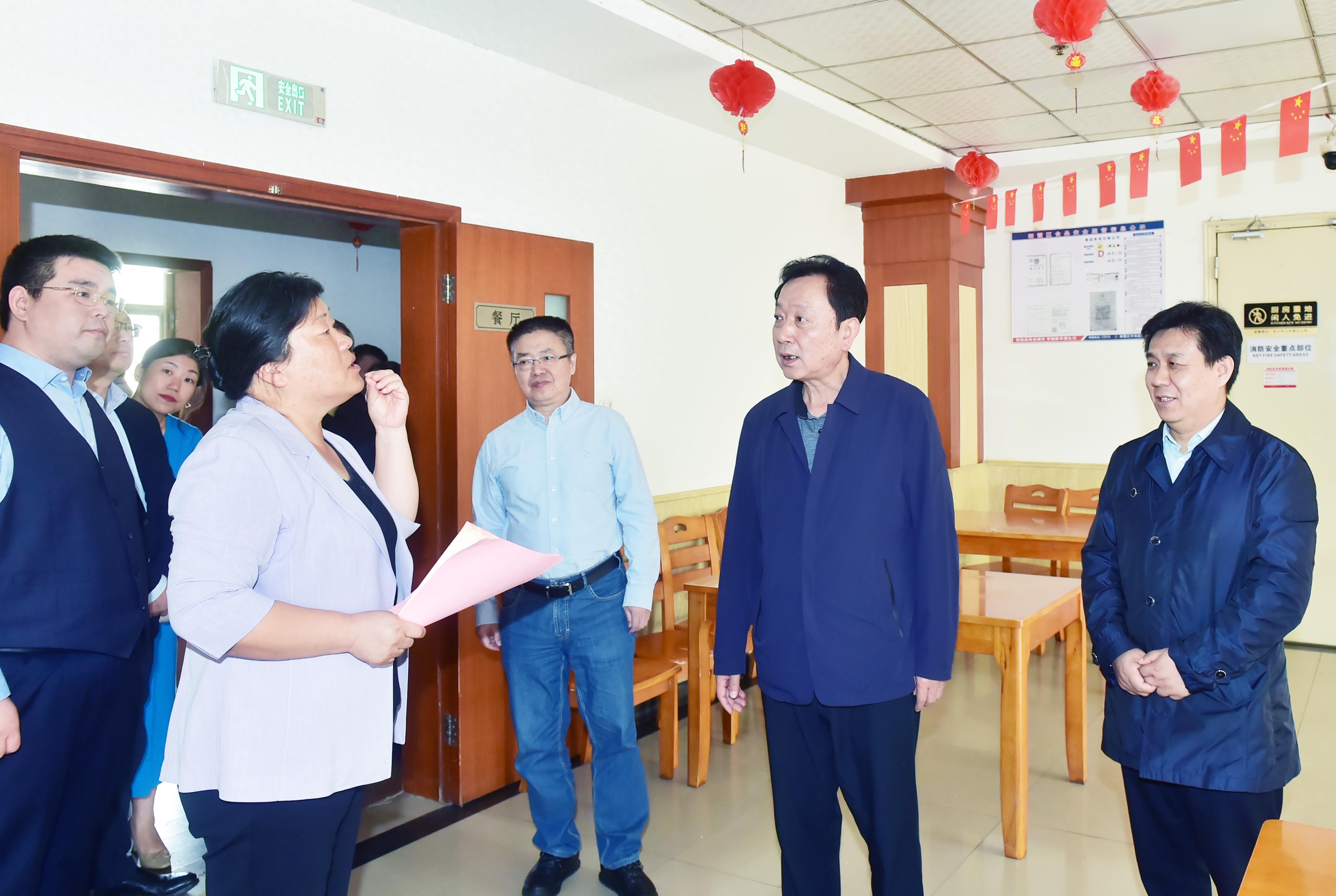 九九重阳节，南京这场活动捐赠近 17.4 万元，温暖特困老人的心  第1张