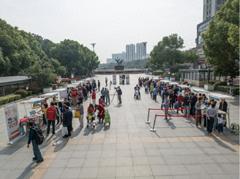 爱在重阳情暖夕阳，公益市集助力养老产业融合发展  第1张