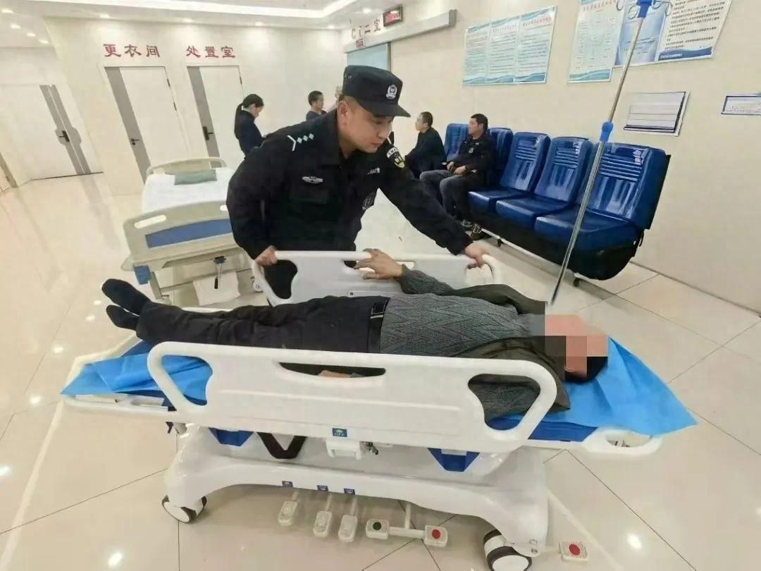 一年 365 天，警营里的故事藏于星辰月下，温暖人心  第1张
