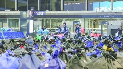 双十一快递激增 60%！西安北站日均 1600 件快递坐高铁发往全国  第1张
