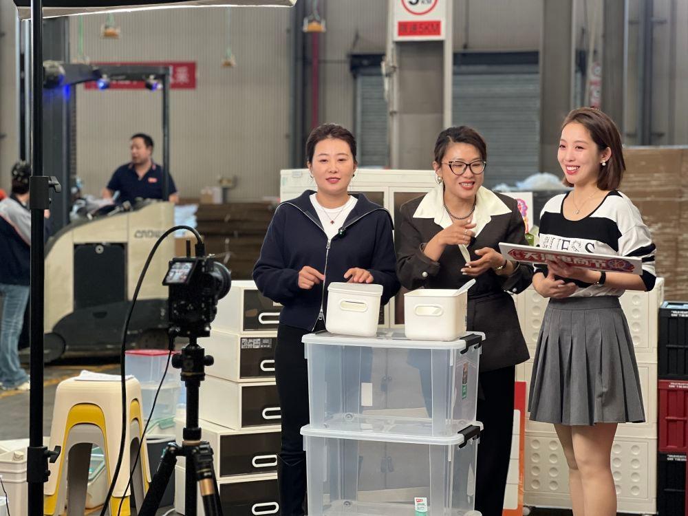 源头工厂直播：新场景带来新体验，豆子和叨叨带你探索直播行业新趋势  第2张
