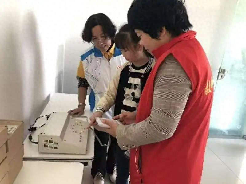 荣成 31 名中小学生走进舒心荣成青少年活动中心，开启探索心灵之旅，赋能健康成长