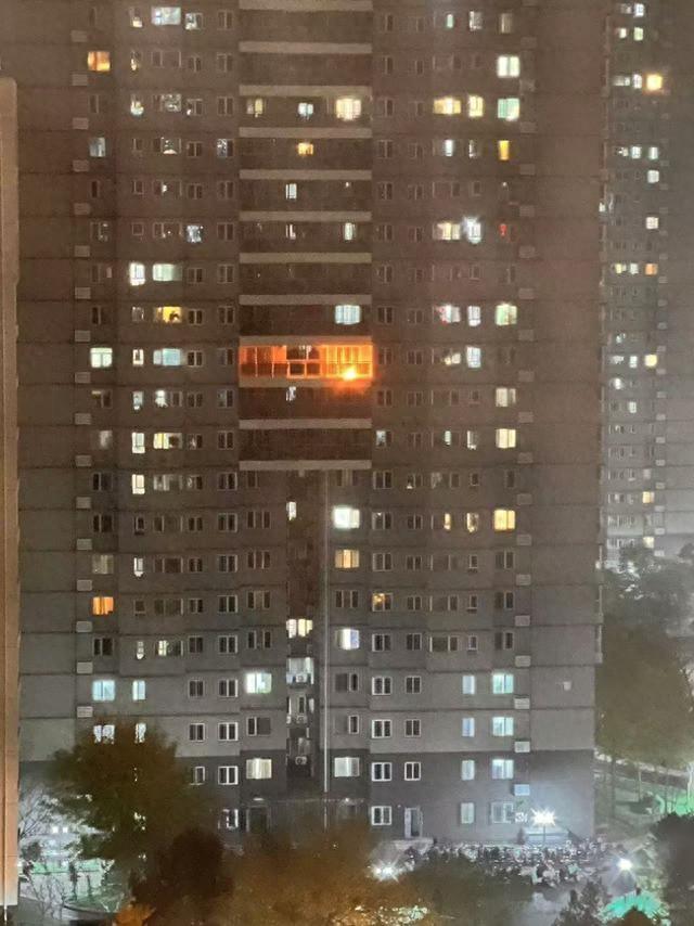 立冬当天竟有人在楼道烧纸，差点引发火灾