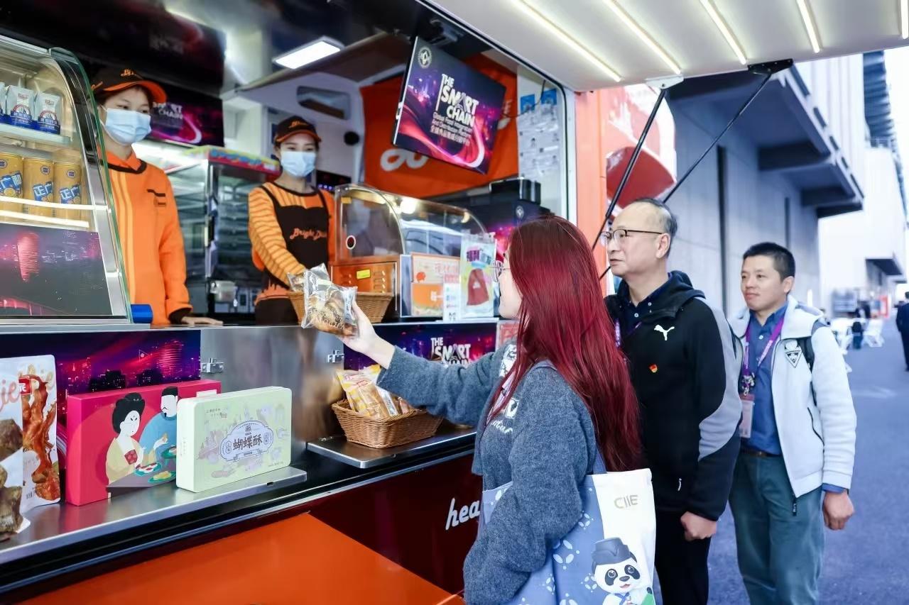 第七届进博会：光明食品集团全员出动，像螺丝钉一样保障展会  第4张