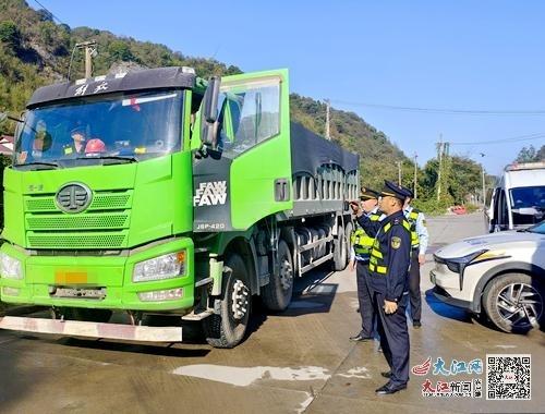 两地联合治超！宜春、萍乡交通执法部门出手了  第2张