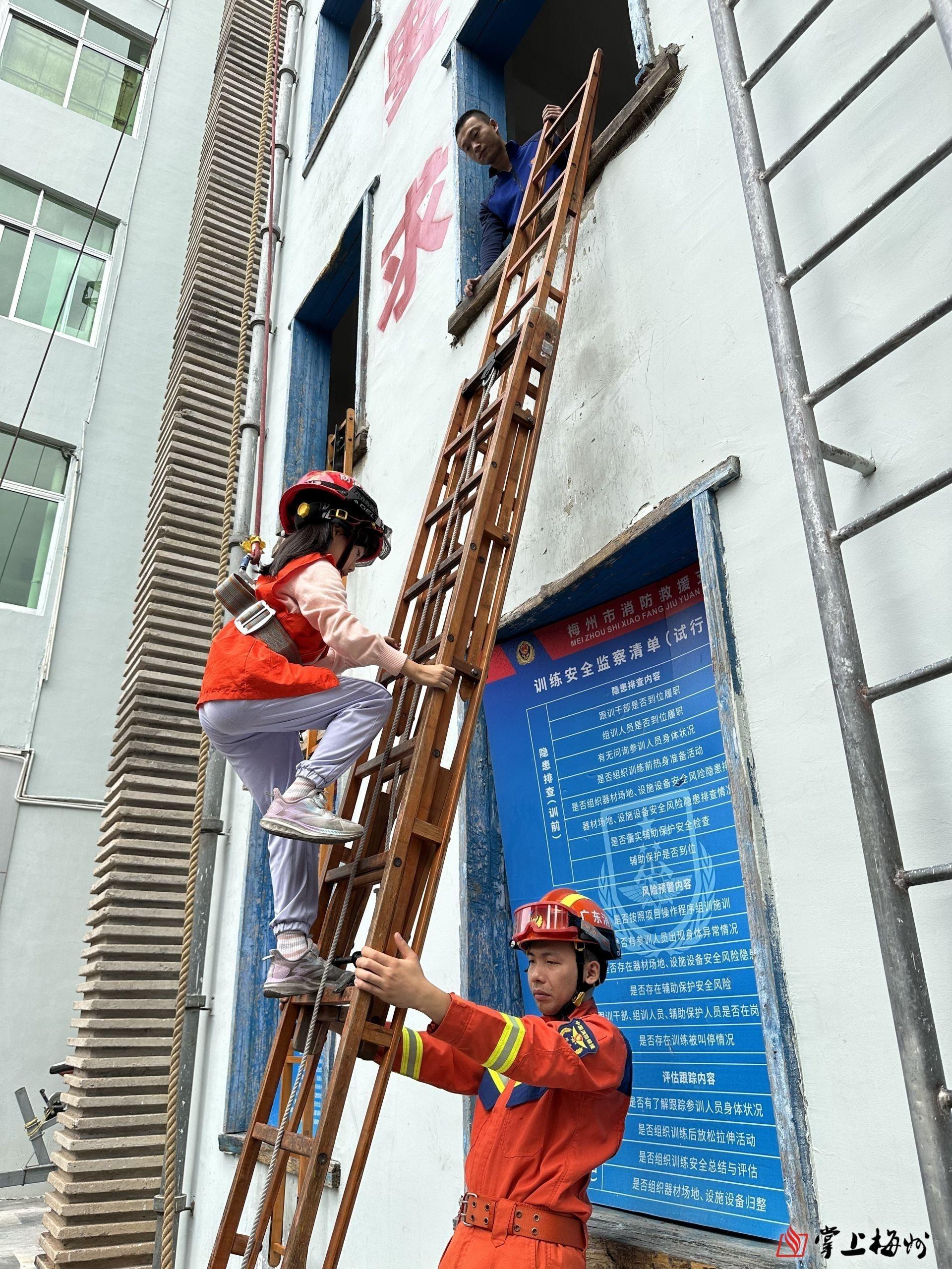 20 多名小记者走进梅江区消防救援大队，开启意义非凡的研学之旅  第5张