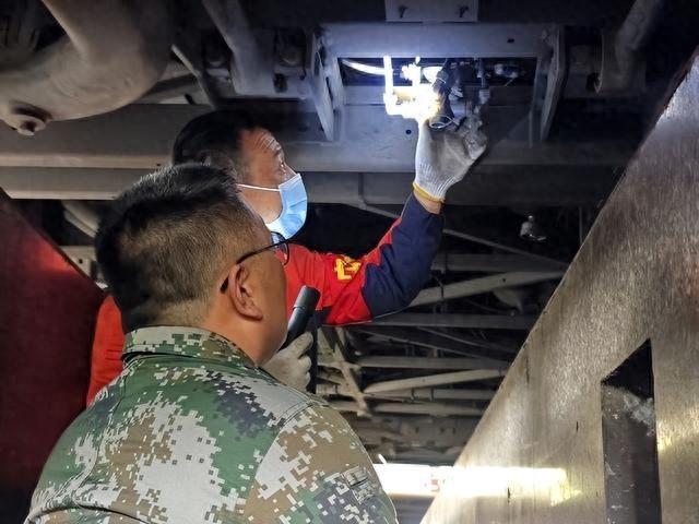 郑州公交开启冬运保障，打造温暖车厢，你准备好了吗？
