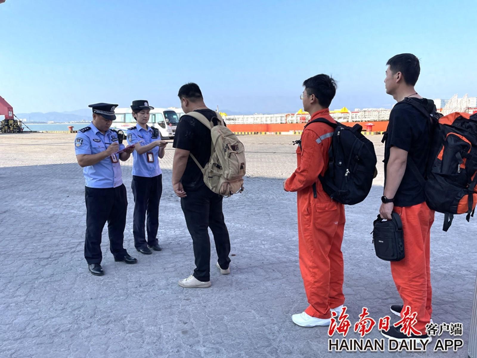 第 22 号台风银杏逼近海南岛，三亚边检站严阵以待  第1张