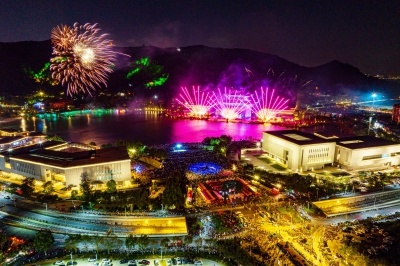 西樵烟花秀点燃夜经济，300万人次见证浪漫新活力
