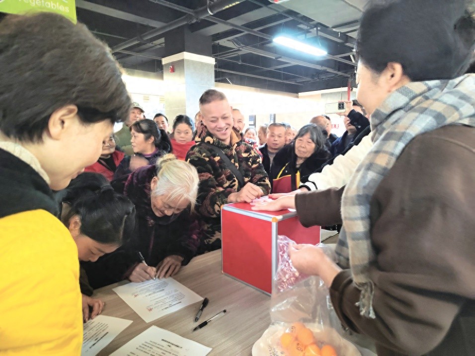 100多户商贩现场摇号抽签，乐山农贸市场搬迁大戏，谁将成为幸运儿？