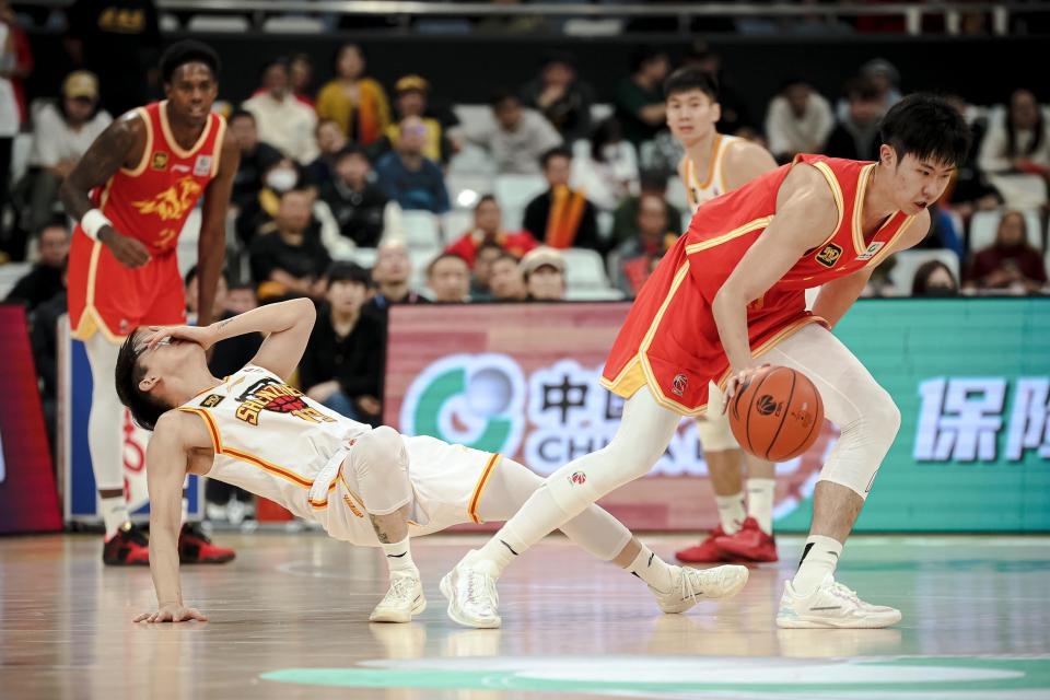 CBA常规赛激战正酣：深圳马可波罗队精彩瞬间全记录  第3张