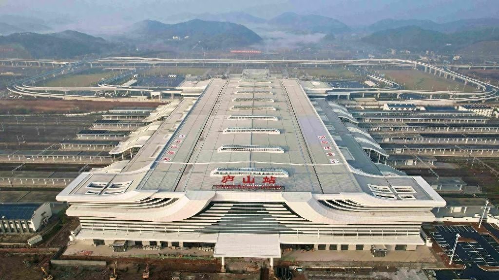 庐山站东站房惊艳亮相！2960根弧形龙骨打造壮丽山形，你绝对想不到的细节曝光  第1张