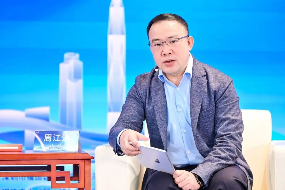 深圳连夜拆除不锈钢盲道，新装水泥材质，视障人士的安全终于有了保障  第2张