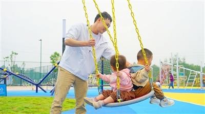安居凤凰体育公园：居民健身休闲好去处，孩子们的快乐天堂