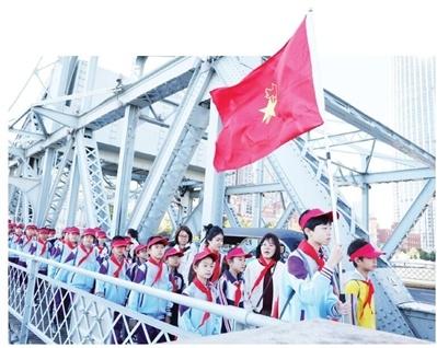 少先队员徒步解放桥，竟发现了这些  第1张