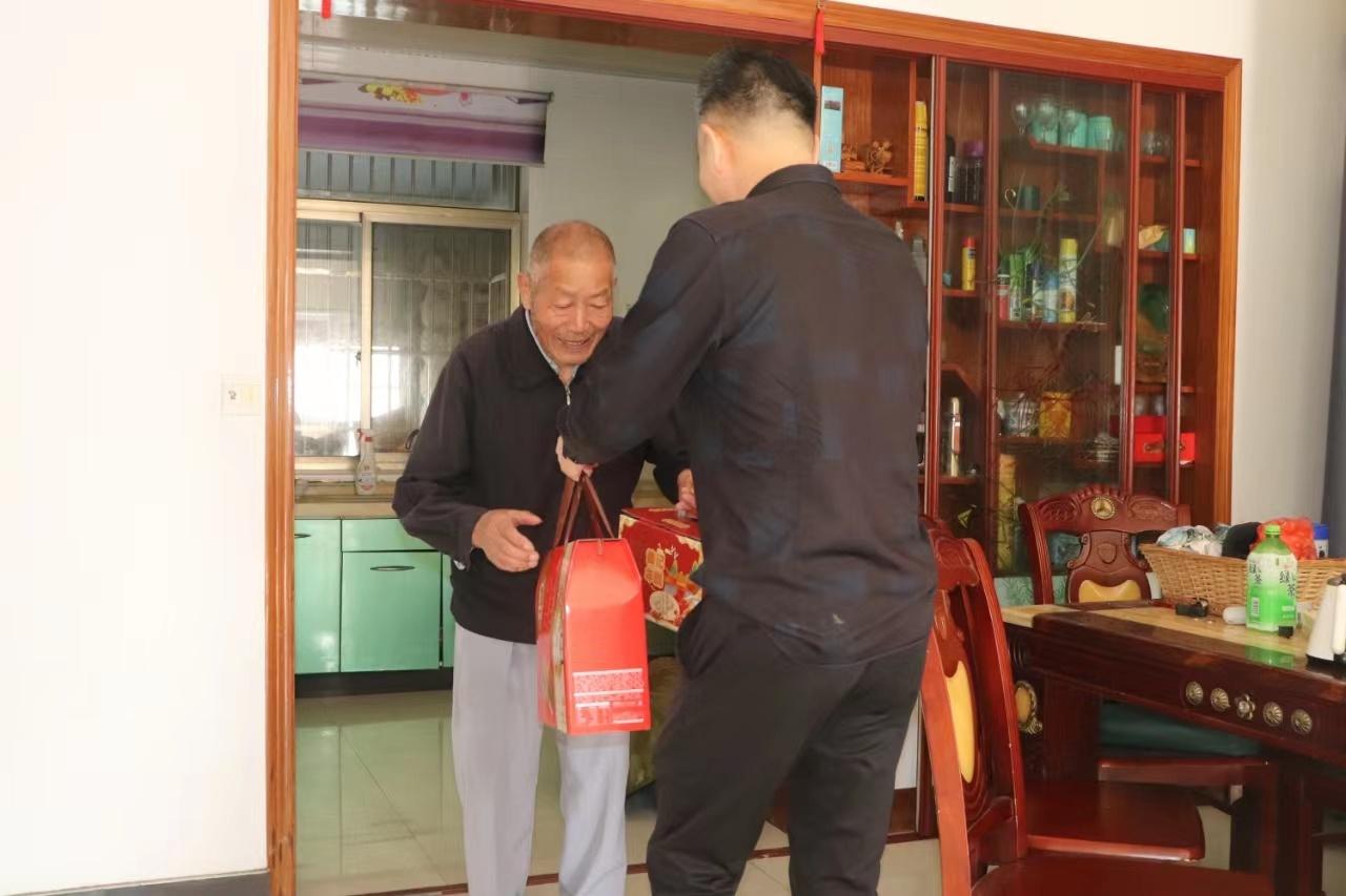六年坚持！他与家乡的二十年之约，只为回报父老乡亲  第2张