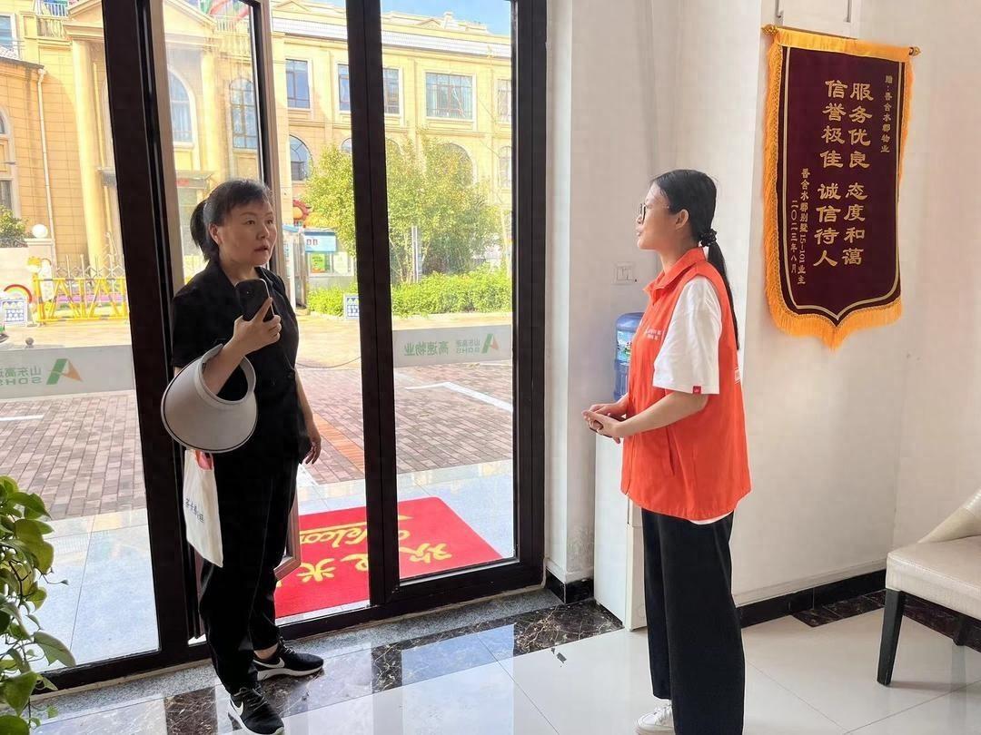 小区竟有人养鸡扰民，网格员出手了