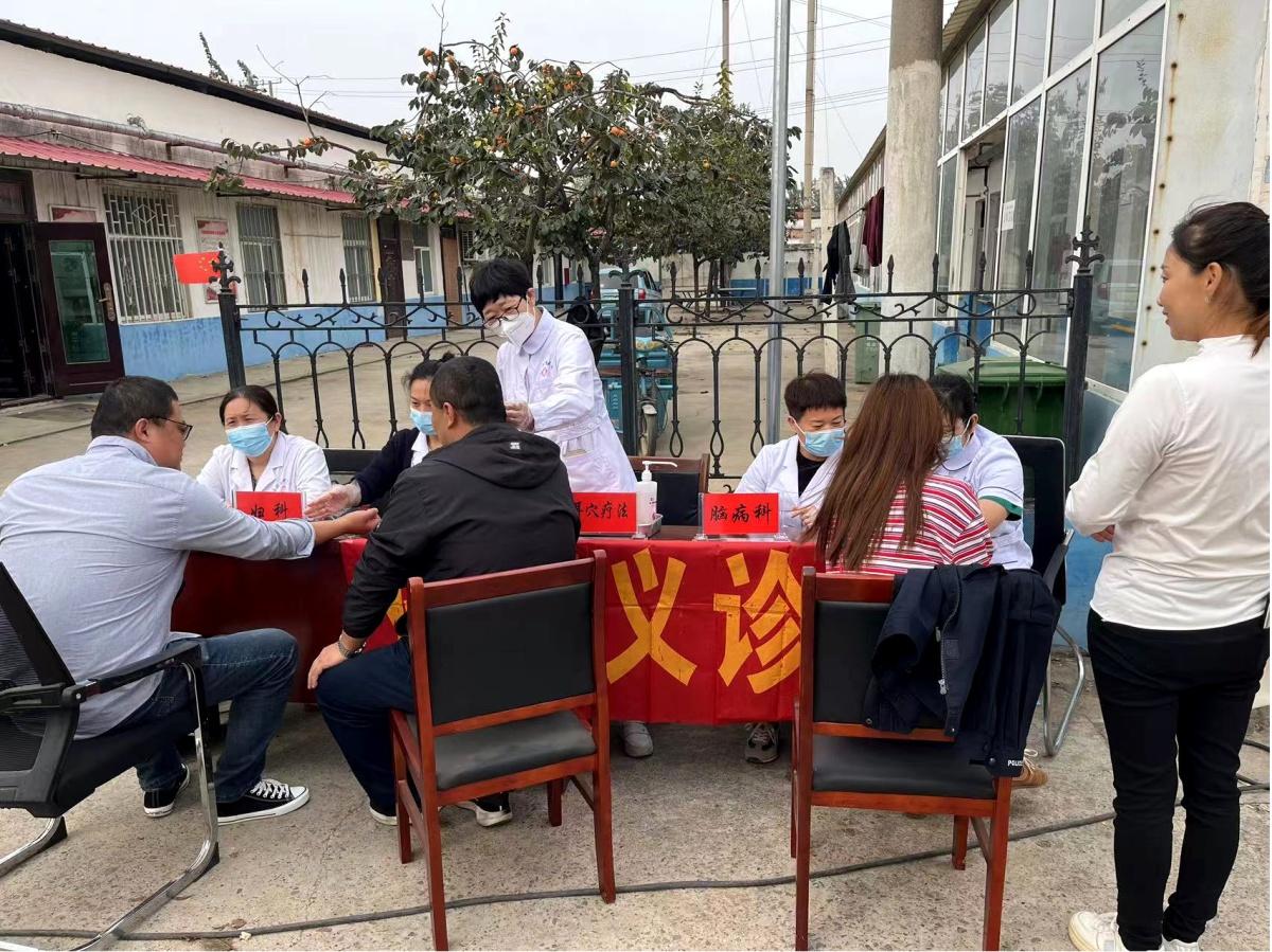 重阳敬老义诊活动走进敬老院，医护人员为老人健康保驾护航  第5张