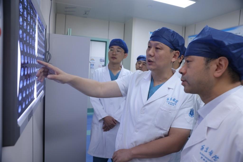 35 岁女子体内惊现超巨大肝血管瘤,直径超 30cm,占满腹腔 第4张 35 岁女子体内惊现超巨大肝血管瘤,直径超 30cm,占满腹腔 第4张