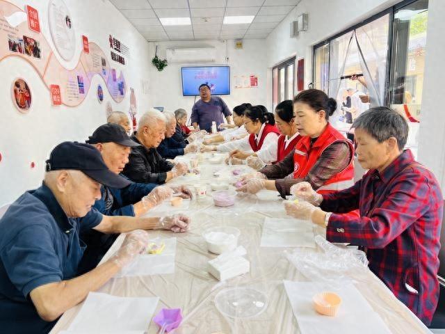 重阳节前夕，这个社区竟为老人举办如此丰富多彩的活动  第1张
