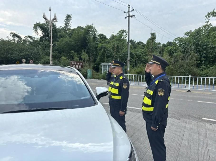 非法营运交通执法情景模拟演练，提升执法水平，维护市场秩序