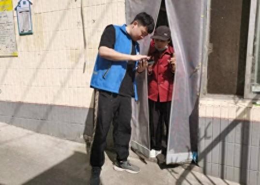 太阳能损坏扰民？网格员迅速解决，还居民安静生活