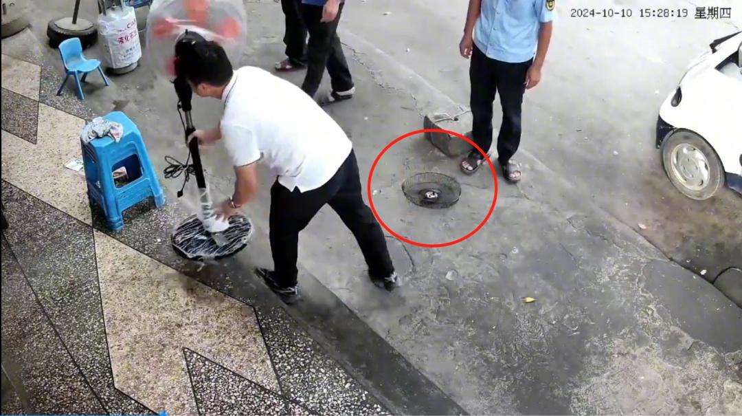 广东遂溪一店铺涉嫌占道经营，城管执法人员当街摔坏风扇？真相究竟如何  第3张