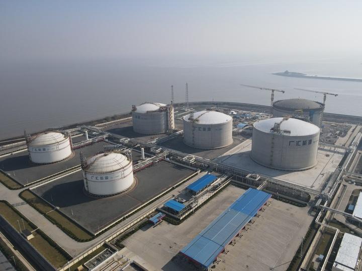 广汇能源启东 LNG 接收站今年靠泊船舶数与接卸量竟双双翻倍  第2张