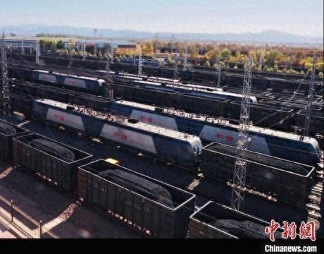 10 月 11 日起，国铁太原局实行新货物列车运行图，助力铁路货运转型发展