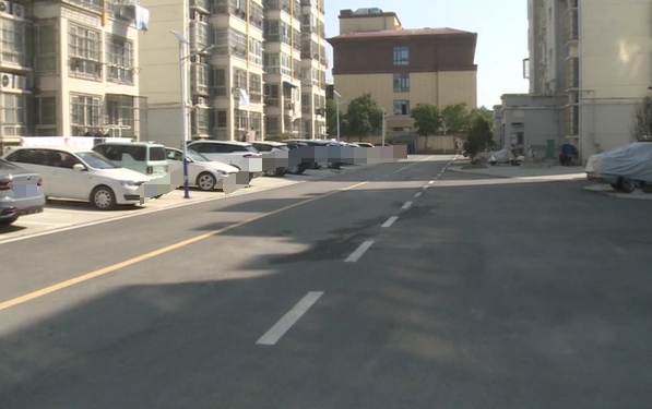 小区道路为何区别对待？居民质疑维修范围，安全隐患谁来负责？  第2张