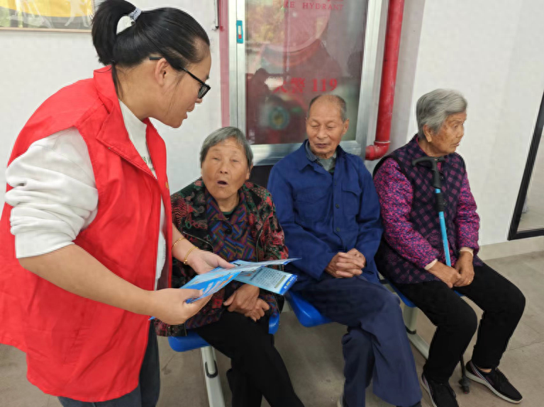 舞阳街道太平村举办反诈宣传活动，手把手教你防骗  第1张