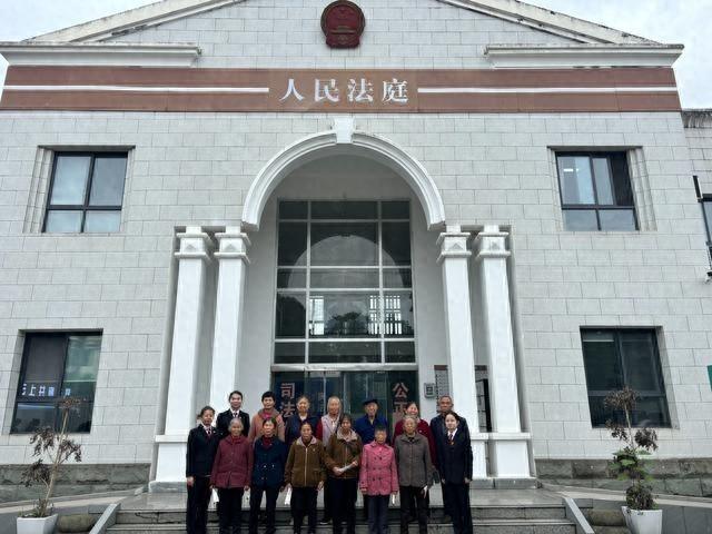 重阳节特别活动：名山区法院百丈法庭邀请老人走进法庭，提高依法维权和反诈意识  第1张