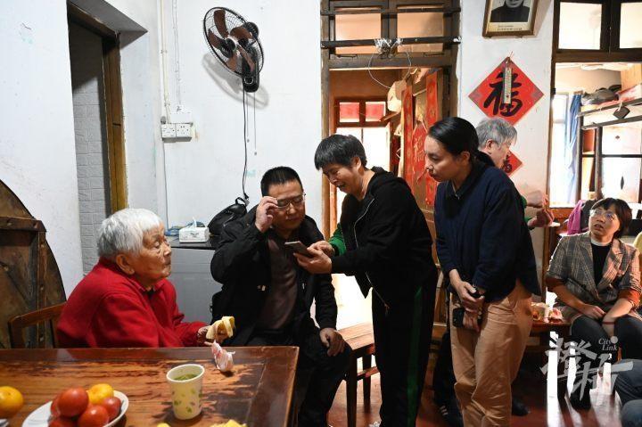 60 余年！杭州一公厕保洁员家族的坚守，你知道吗？  第2张