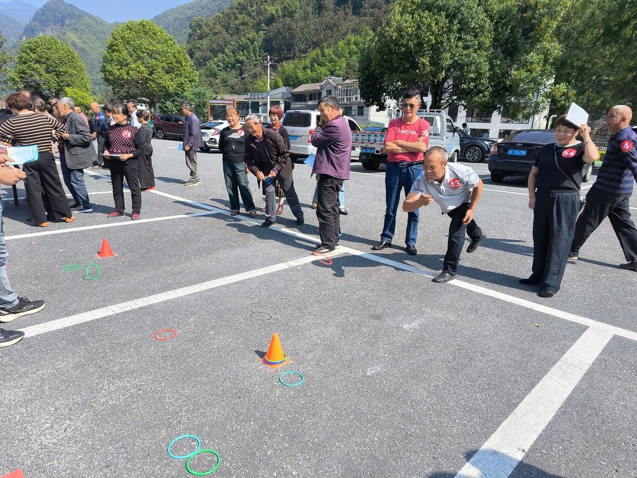 安吉社区教育学院天荒坪分院开展老年人趣味运动会,快来看看吧 第4张 安吉社区教育学院天荒坪分院开展老年人趣味运动会,快来看看吧 第4张