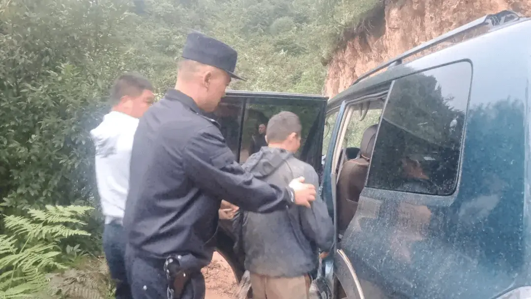 男子被裁员后孤身入深山，失联 2 天 1 夜，他经历了什么？  第1张
