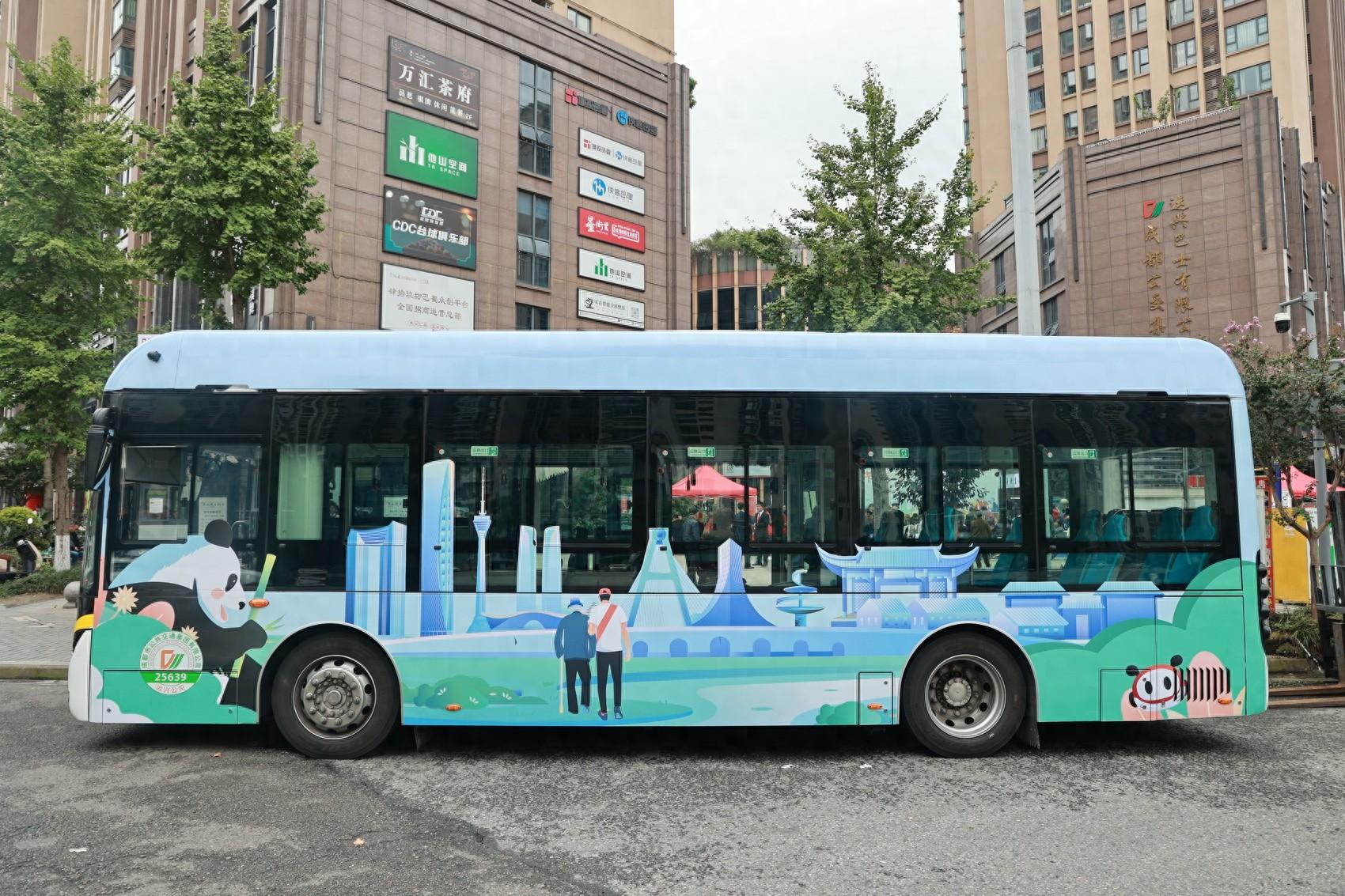 成都公交上线适老巴士线路，这些贴心设计太赞了  第1张