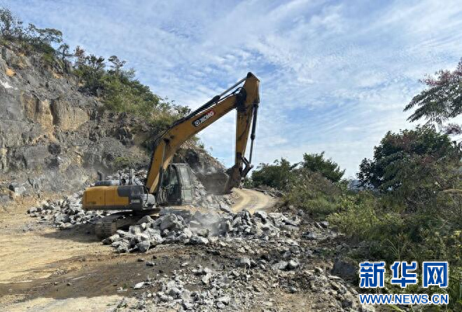 鹤峰县投资 800 万扩宽硬化农村公路，1000 多户百姓出行将不再难